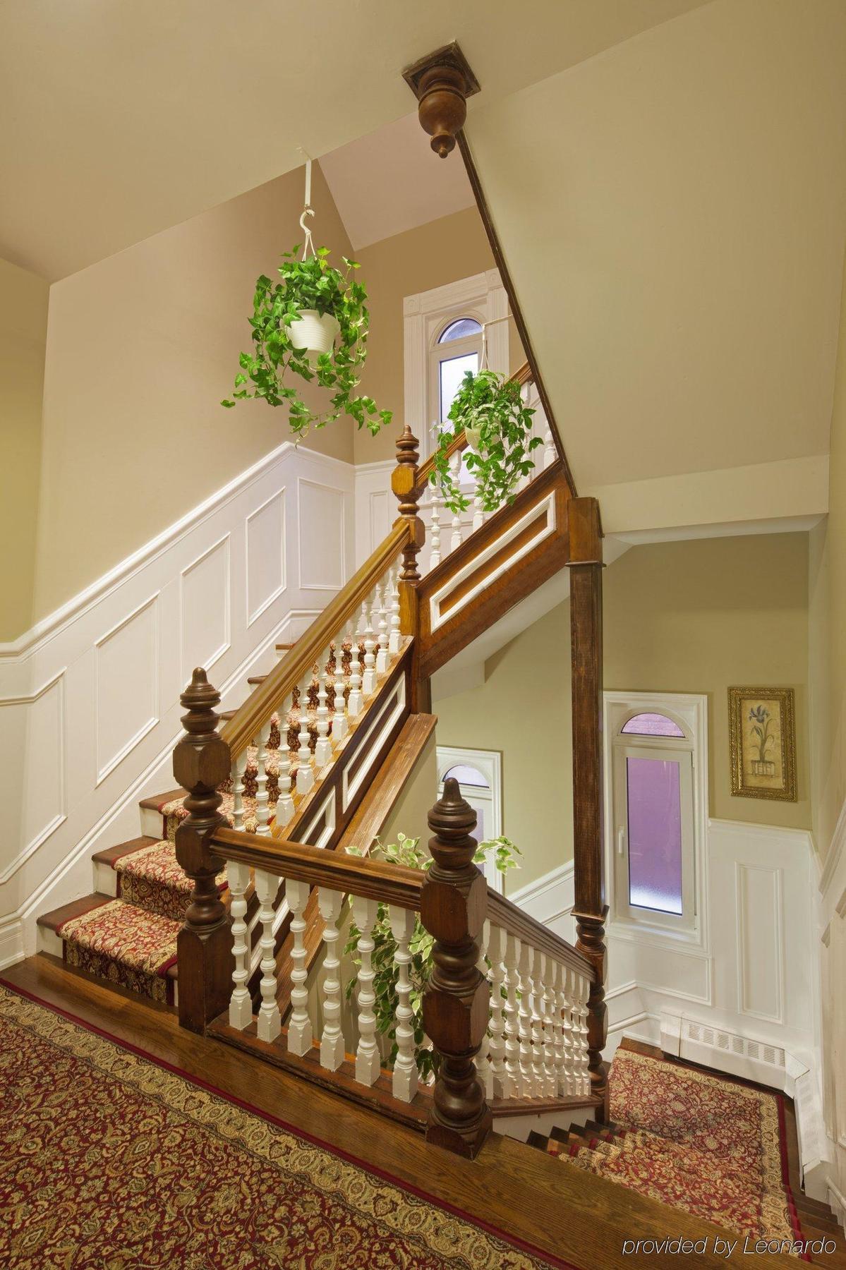 Victoria'S Mansion Guest House Toronto Exterior photo